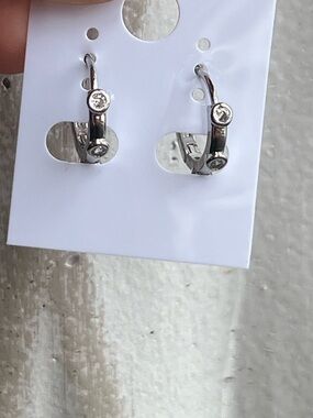 ⭐️-Classic mini Silver Hoop Earrings with Clear Crystals